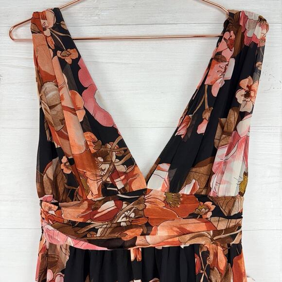 NWT Lulus Garden Meandering Maxi Dress Size S Deep V-Neck Black Floral Romantic - Picture 3 of 14